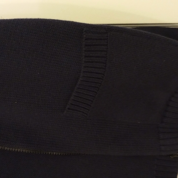 2 pieces:  grey & white cotton blouse & navy blue zip front sweater with pockets - Picture 8 of 9